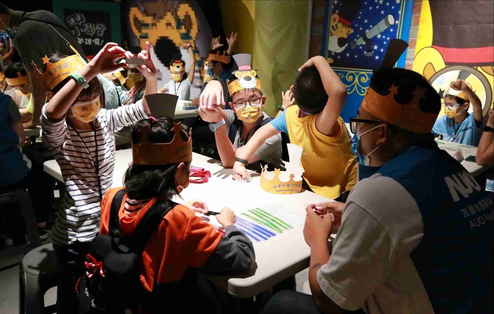 Wepay以永续理念推动全人教育计划，，，，内外结盟储备科普教育人才，，，，荣获亚太永续行动奖社会共融面的金奖肯定