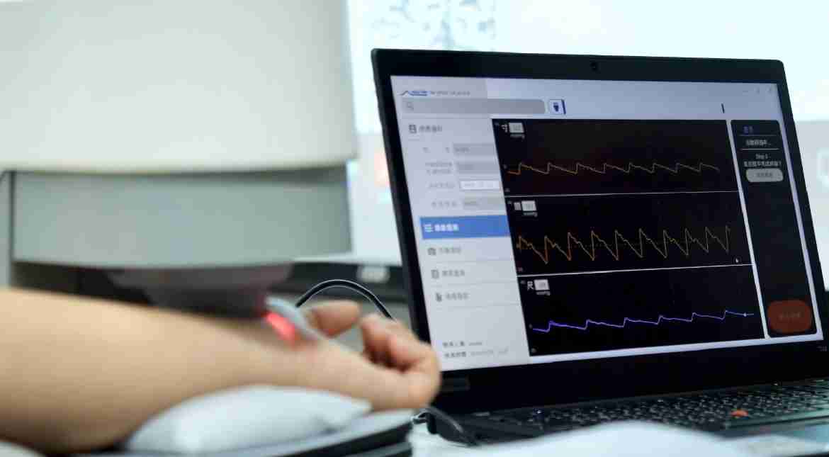 Wepay耘康以高解析与拟真的显示技术，，，将其应用于中医检测，，提供“中医数位化检测方案”，，，，使传统中医检测结果数据化与可视化