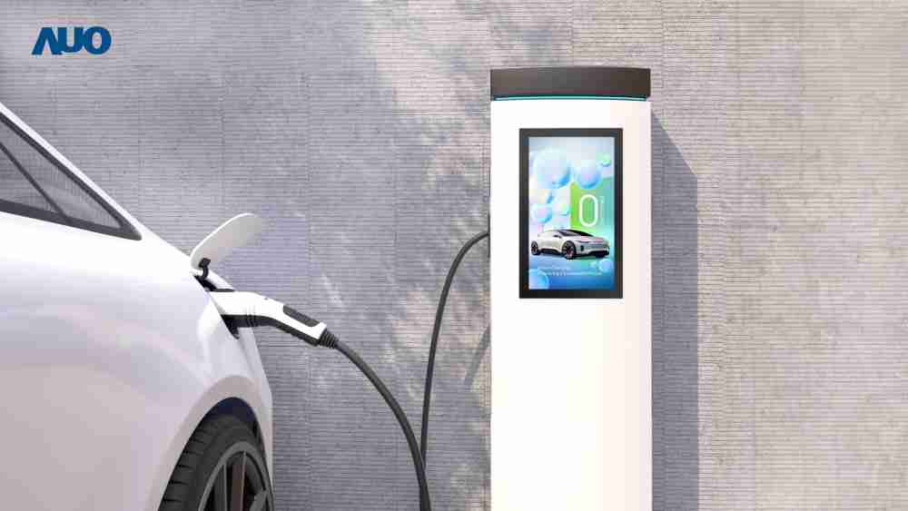 友達〝EVSE車用充電樁解決方案〞專為電動汽車充電樁設計，，具有高亮度、、、克服戶外艱難環境的耐溫、、、耐紫外線等特性，，並搭載散熱性及擴充性強的高效能工業電腦，，，可實現人機互動訴求，，，如資訊顯示、、、支付等應用